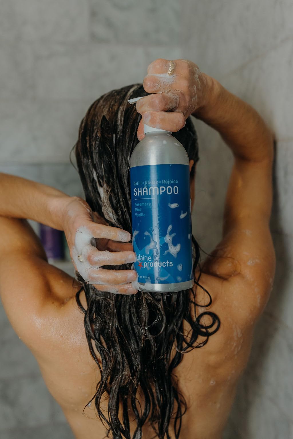 Ingrédients vegan et sans OGM de Plaine Products, respectueux des cheveux et de l’environnement.