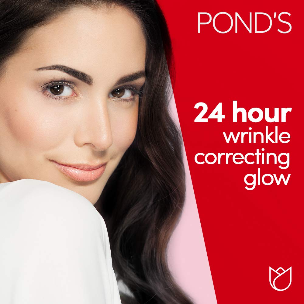 POND'S Age Miracle Night Cream application close-up demonstrates gentle massaging for bedtime skincare.