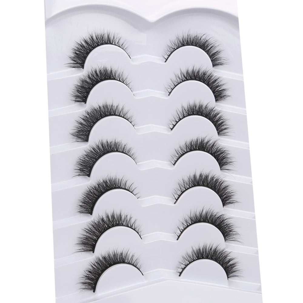 Pooplunch cils 8D – effet œil-de-chat sur le coin externe pour un regard plus vivant.