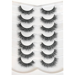 Pooplunch cils 8D naturels: vol subtil et fini soyeux pour un regard raffiné.