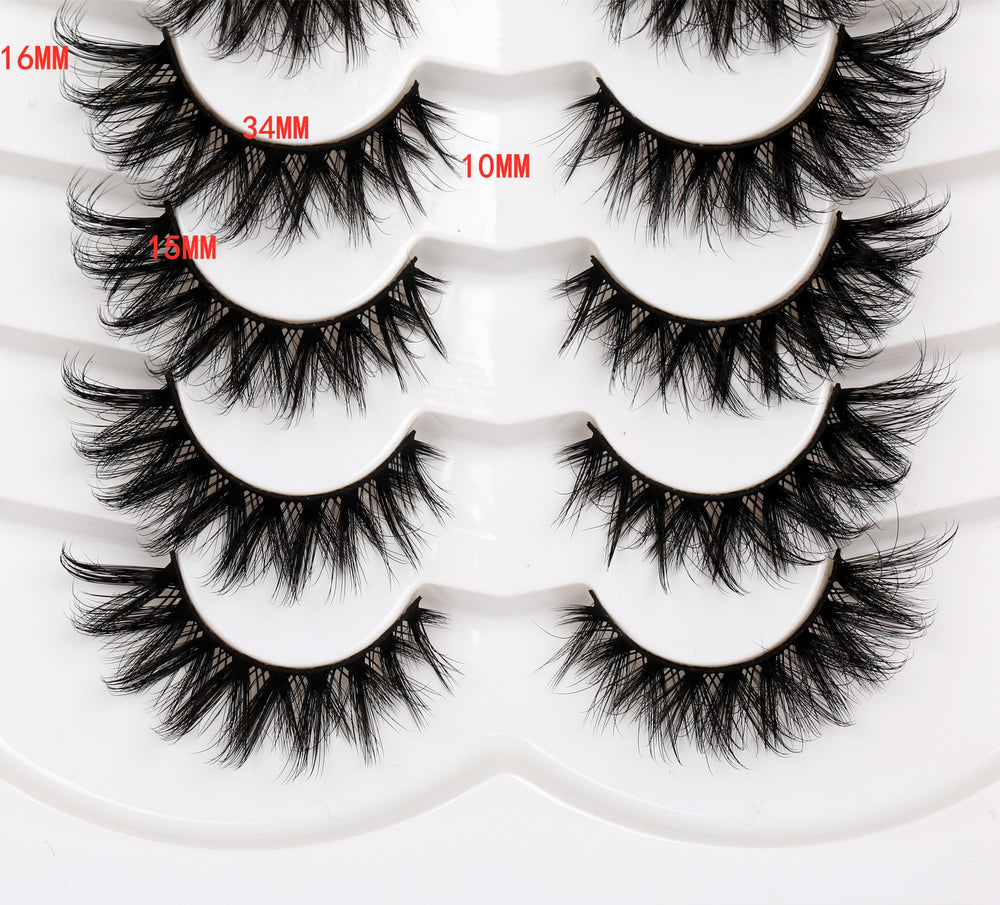 Pooplunch cils croisés, extensions des coins externes pour agrandir le regard.