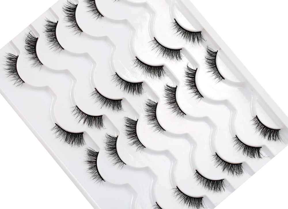 Pooplunch cils demi-cat-eye légers et flexibles pour un port confortable.