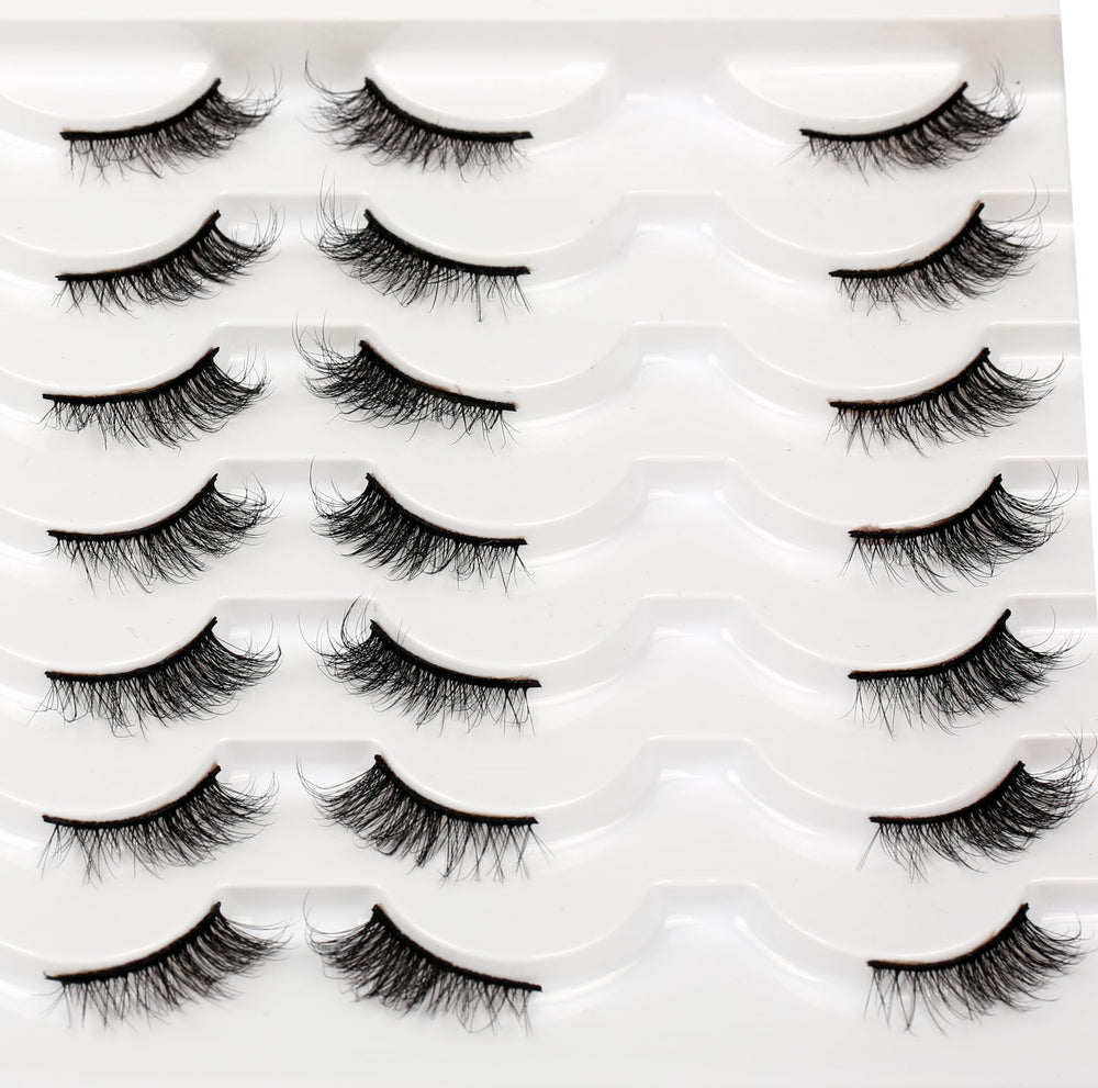 Pooplunch cils demi-cat-eye accentuant subtilement le regard.