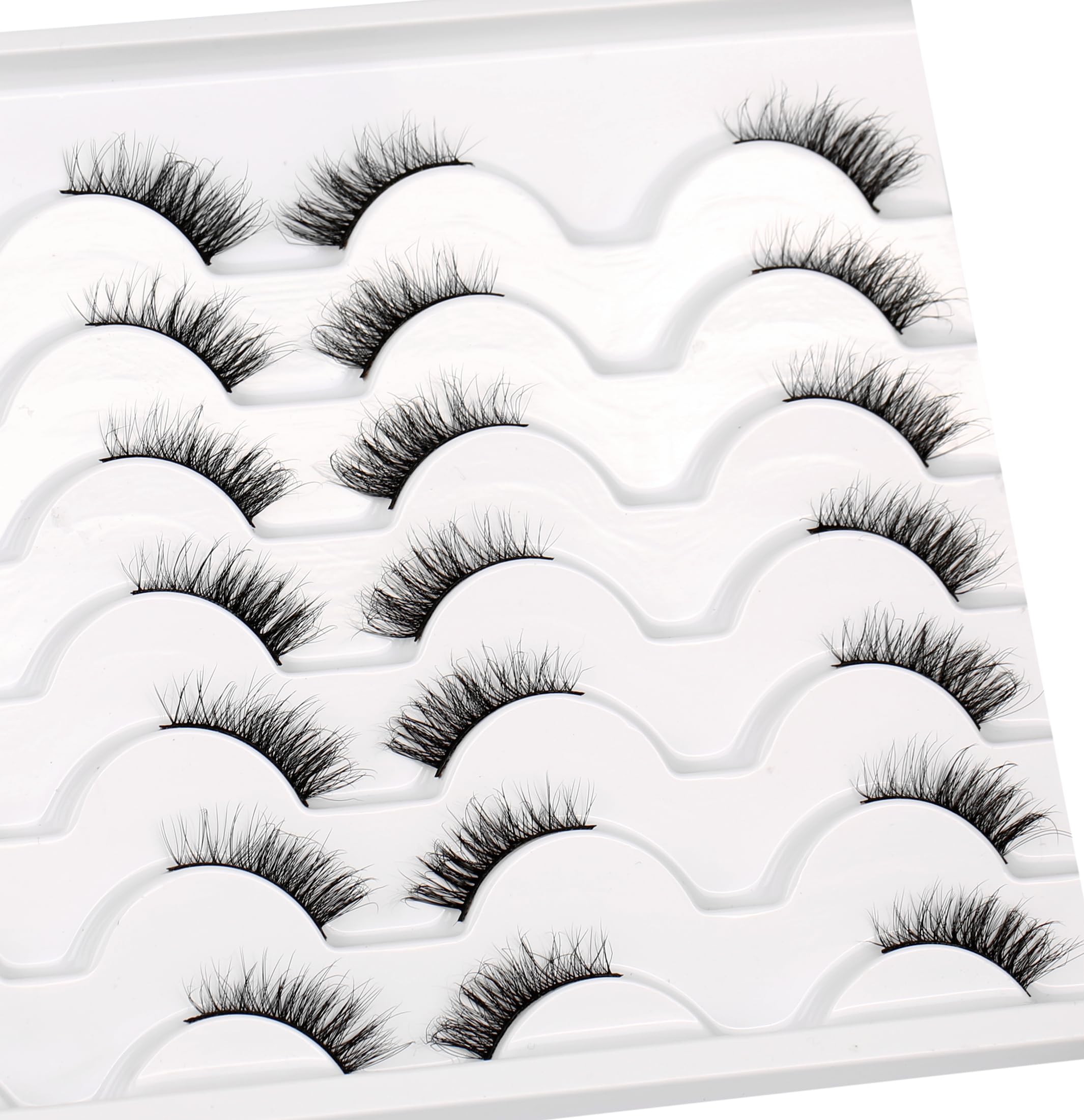 Pooplunch cils demi-cat-eye complètent facilement tout maquillage.