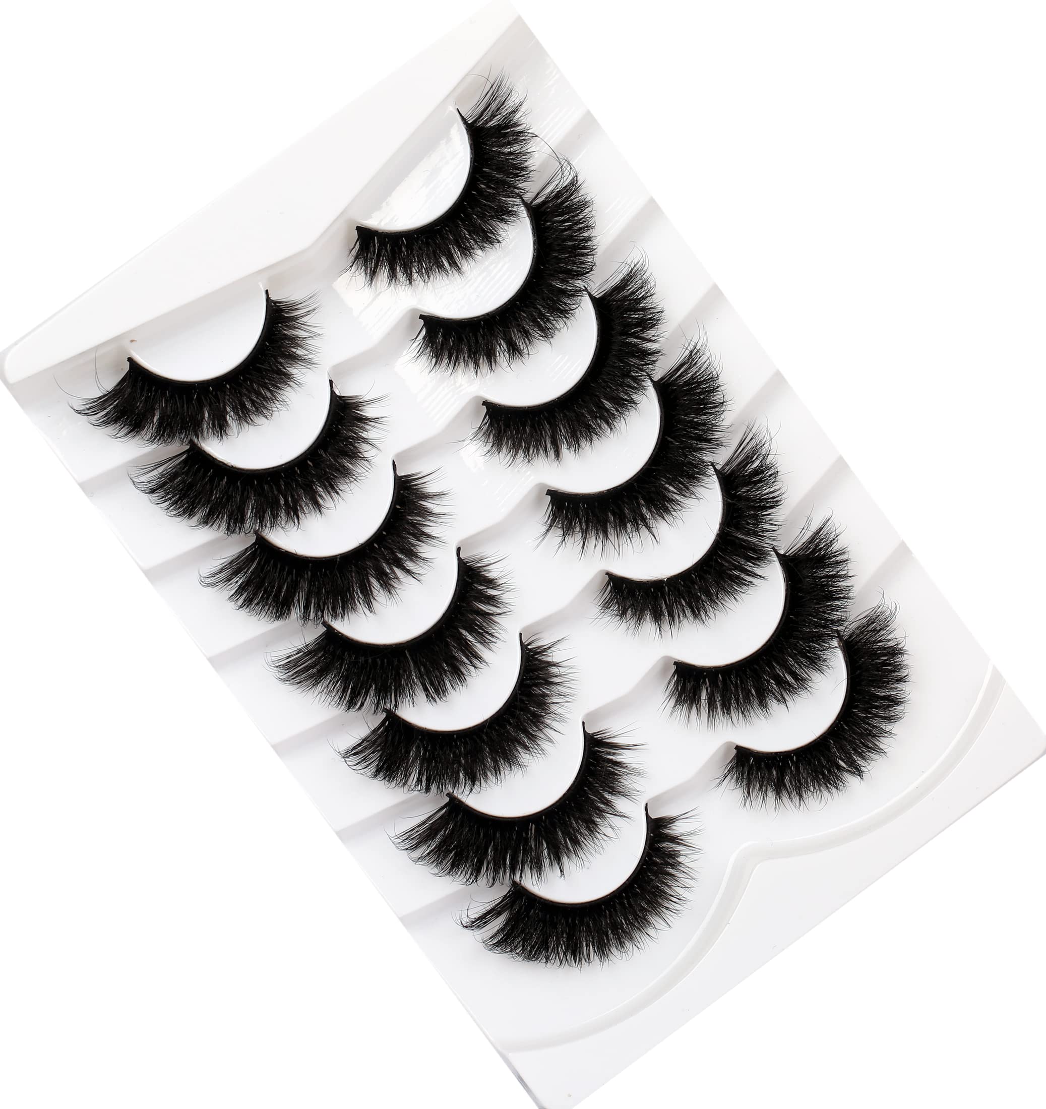 Pooplunch volume plume luxe pour un regard intense et captivant.
