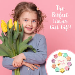 Barrette fleur prête à offrir sur une carte élégante