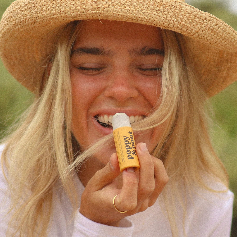 Poppy & Pout Lemon Bloom, tube carton jumbo au format généreux.