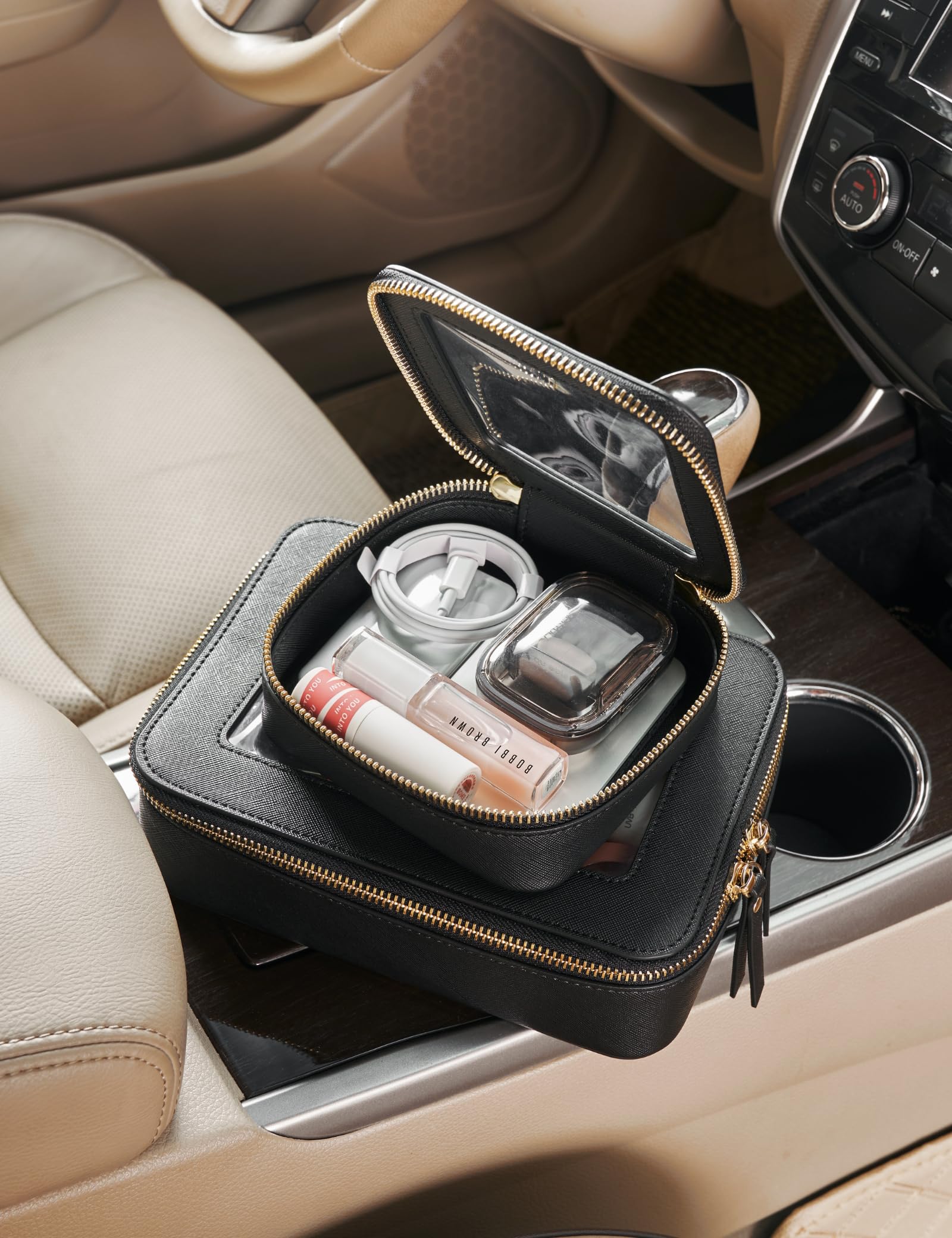 Compacte et nomade Popvibe, idéal pour le sac à main.