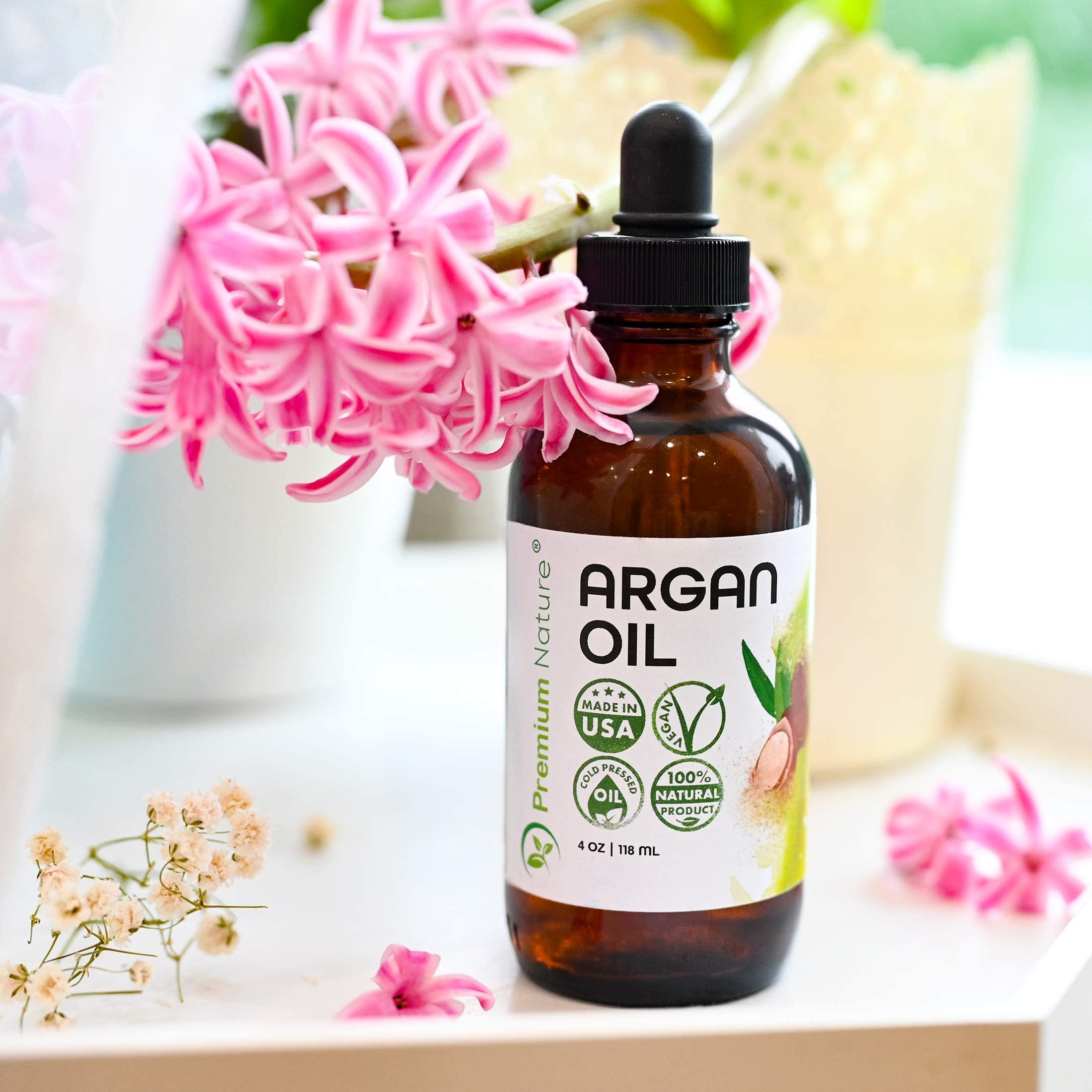 Premium Nature Huile d’Argan protège les ongles et cuticules.