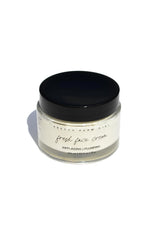 Pretty farm girl crème visage au suif – bouteille élégante et hydratation durable.