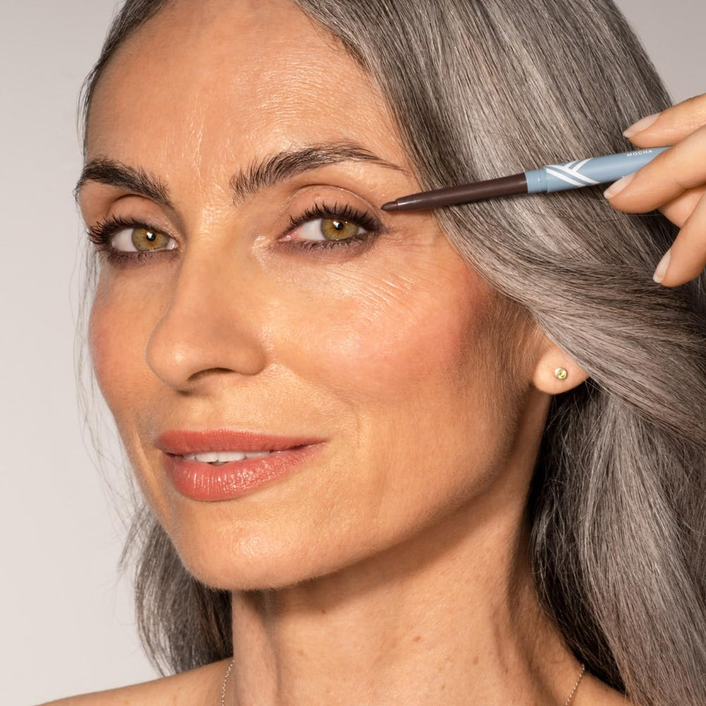 Prime Prometics PrimeEyes Glide Eyeliner bois pour un look naturel soutenu.