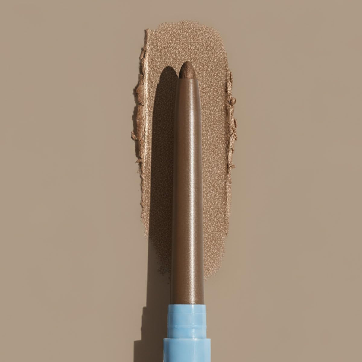 PRIME PROMETICS PrimeEyes Glide Eyeliner hypoallergenique et sûr pour les yeux sensibles.
