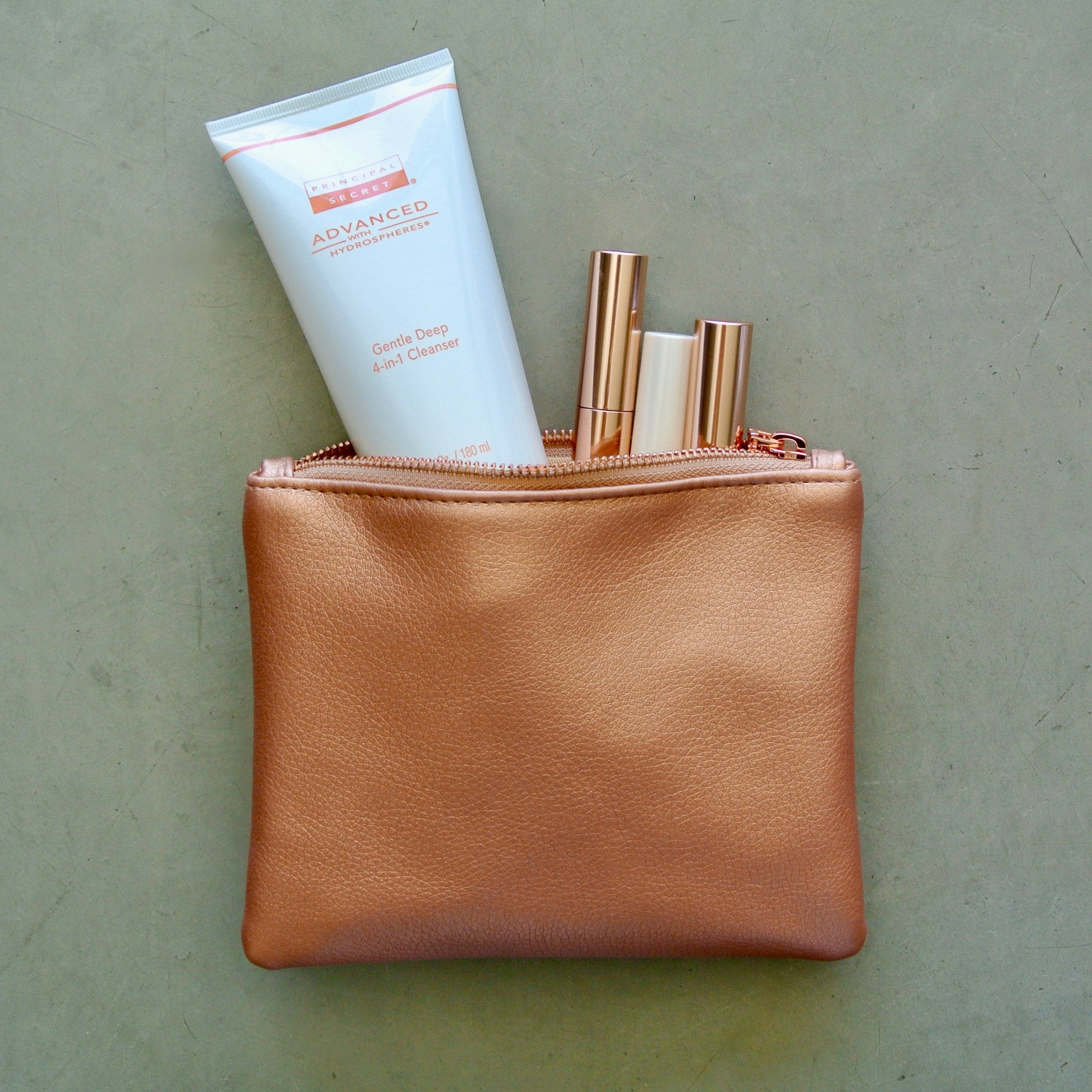 Rituel simplifié matin et soir grâce à l’action 4-en-1.
