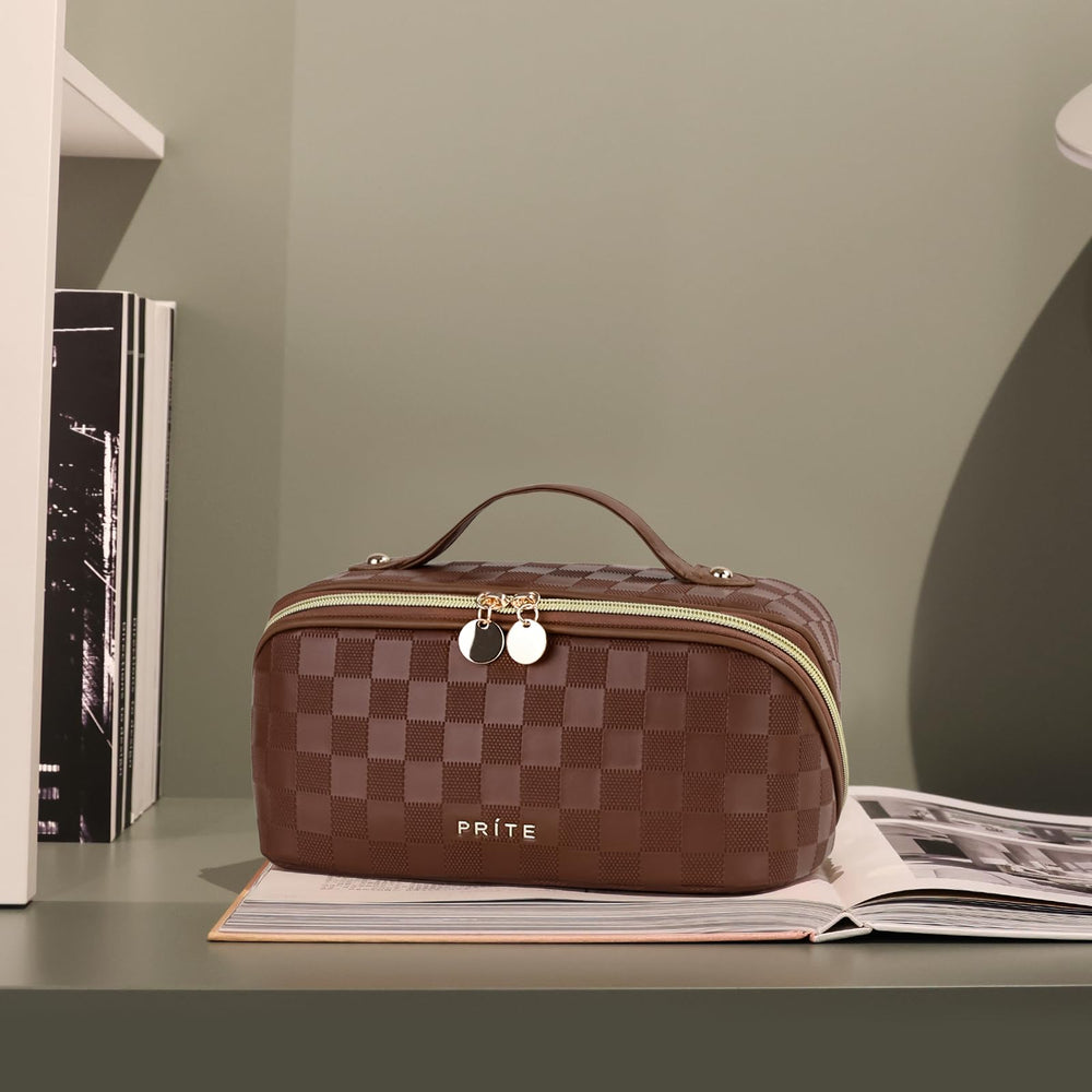 Prite sac maquillage durable qui garde sa forme même chargé.