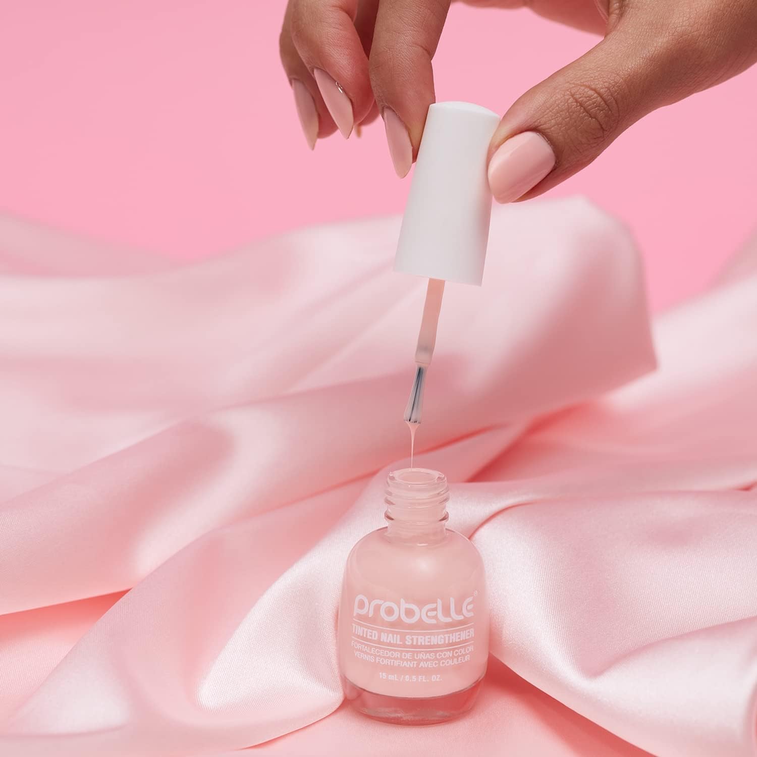Ongles sains après traitement Probelle Rose Pétale, aspect brillant.