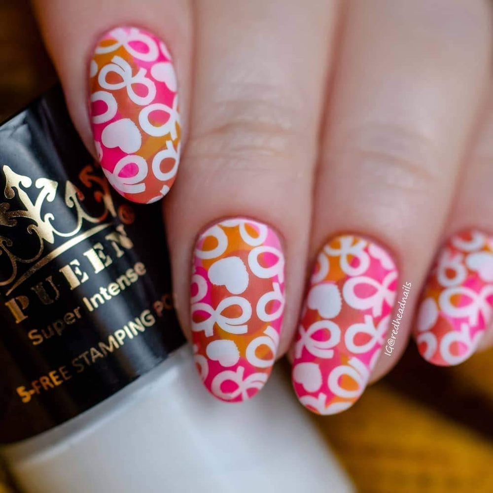 Vernis PUEEN Super Intense noir profond pour stamping, idéal sur fonds sombres.