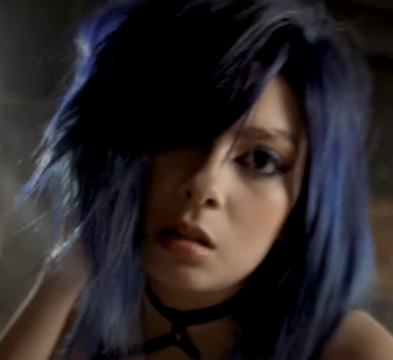 Pulp Riot Dark Water: application sur cheveux pour une couleur personnalisable