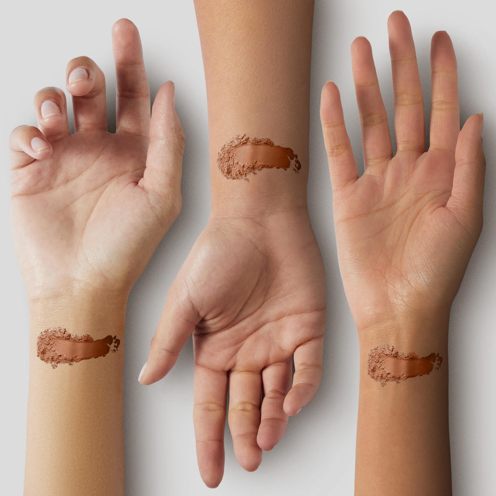 Pure Minerals Lure Bronze Chaud application visage, facile et précise.