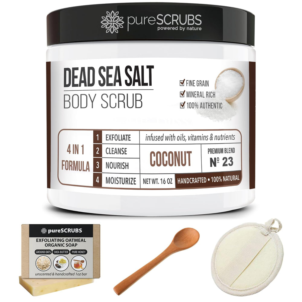 Main appliquant le gommage PureSCRUBS pour le rituel spa maison