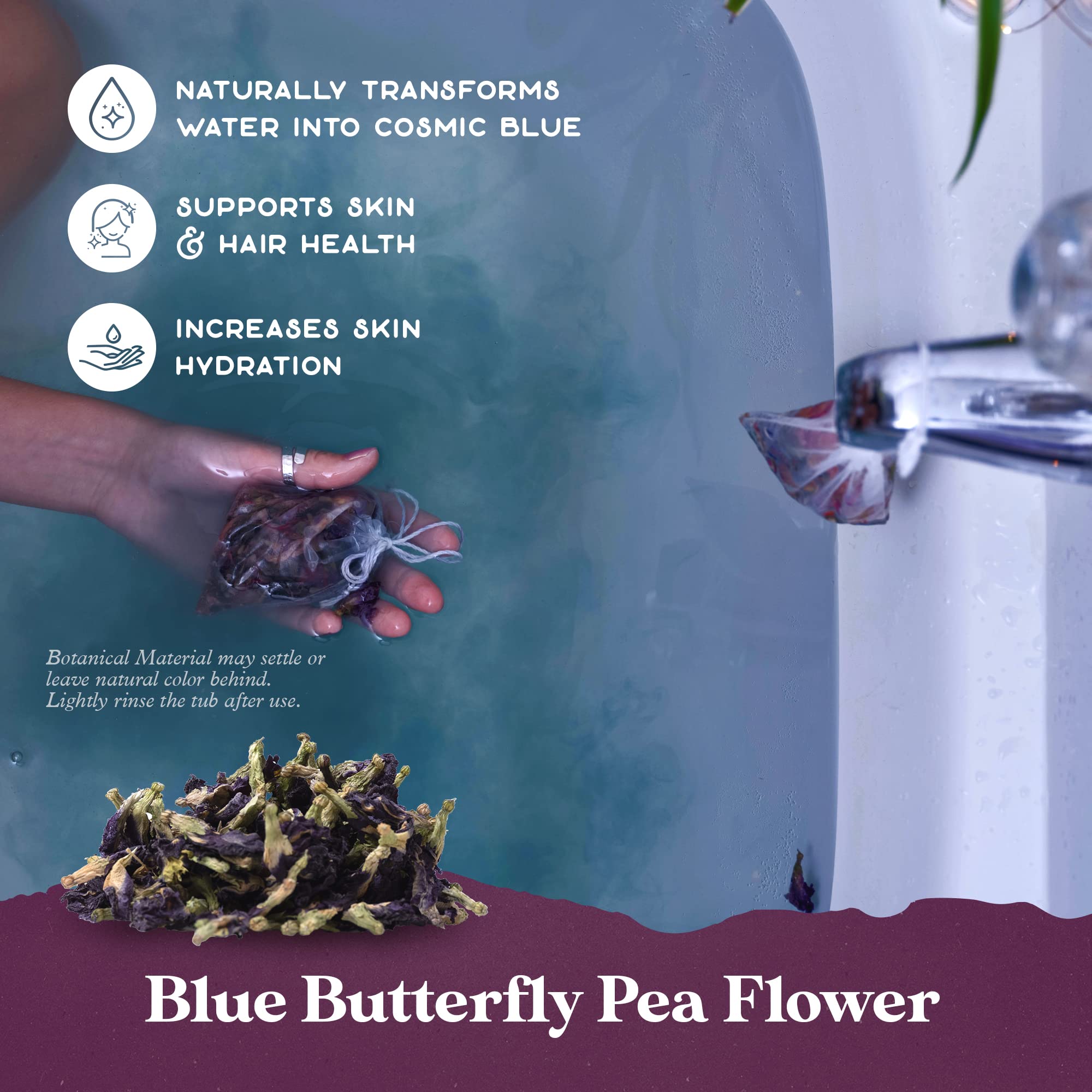 Préparation d’un bain avec Lunar Bath Tea et couleur bleue légère.