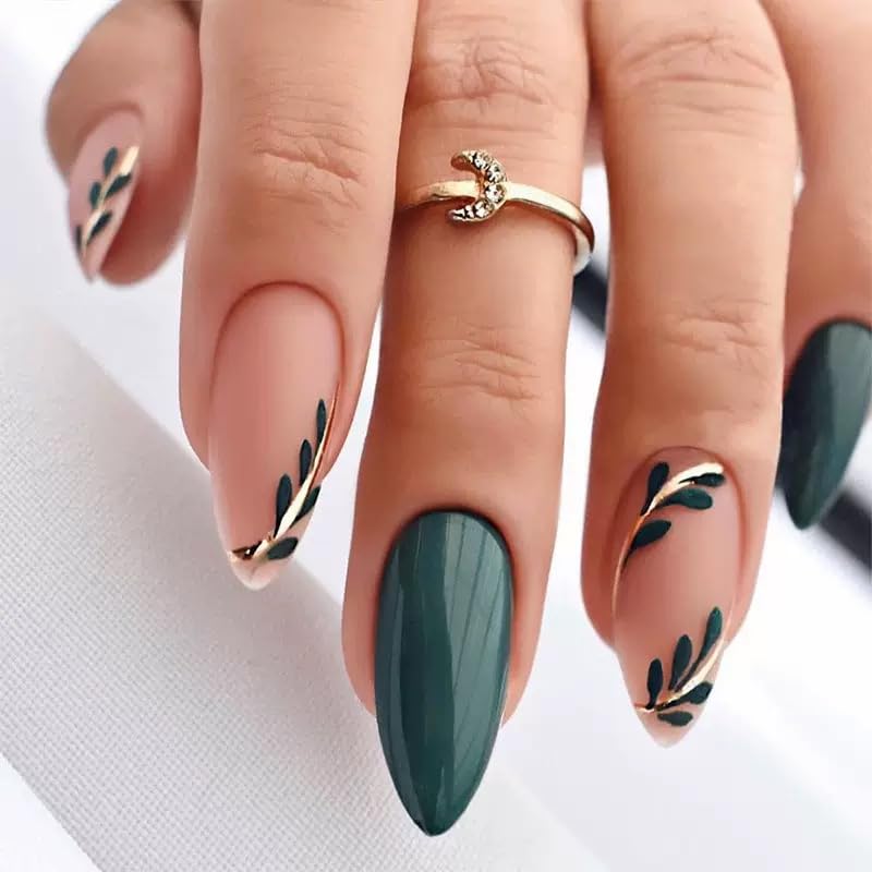 Ongles Puyokinm à pose almond – Swirls: fini brillant et style sophistiqué.