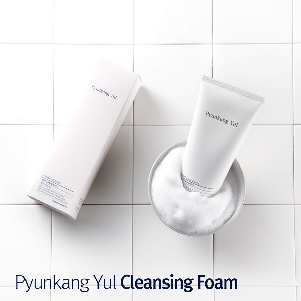 Pyunkang Yul Cleansing Foam : parfum léger de coco pour une expérience rafraîchissante.