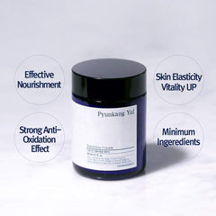 Texture onctueuse de Pyunkang Yul Nutrition Cream, absorption rapide et non grasse.