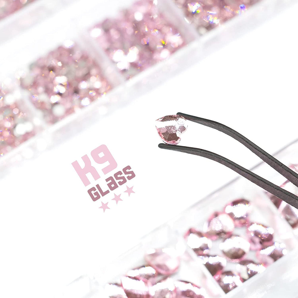 Qiipii 24 Styles – petites boules rose clair pour des motifs subtils sur ongles.