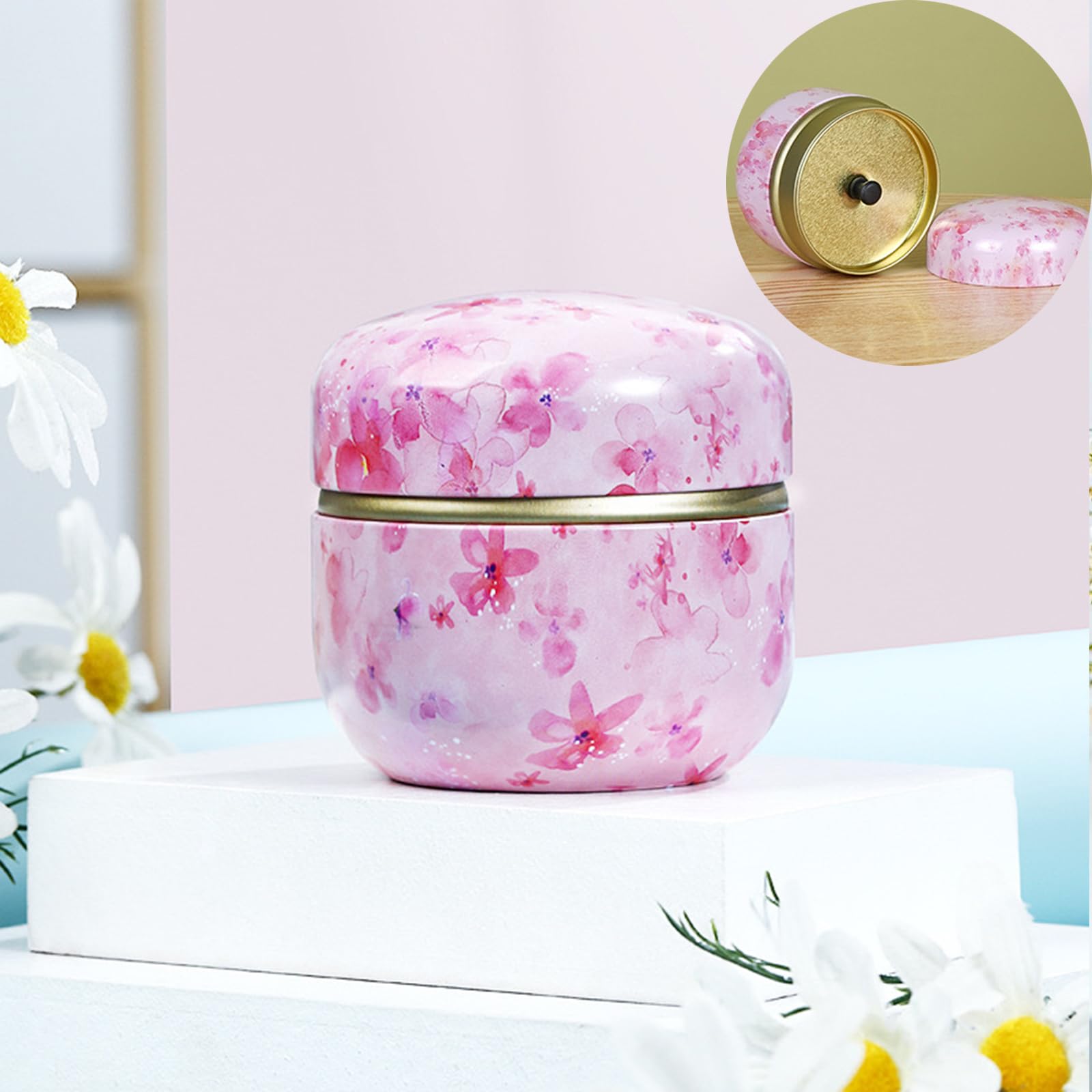 Application précise avec le pouf Qopoto Sakura pour poudrer le corps.