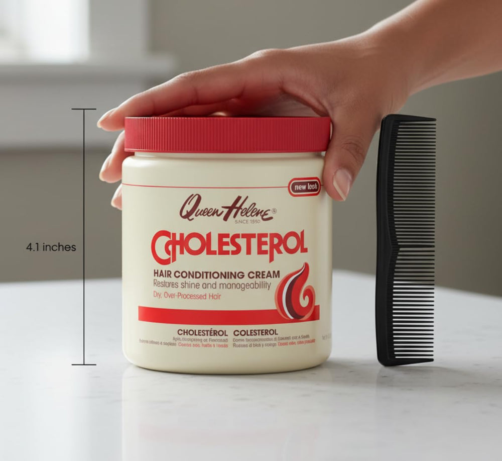 Pot ouvert montrant la texture onctueuse du soin Queen Helene.