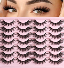 Cils QUNETY avec effet œil-chat et courbe-D pour un regard accentué.