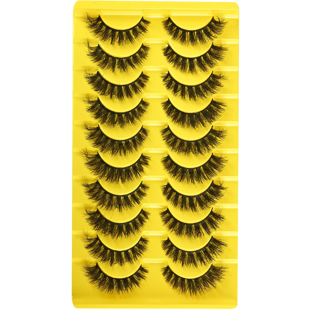 Cils QUNETY à effet plume volumineux pour un regard léger et élégant.