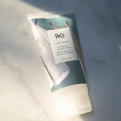 R+Co Cool Wind: texture crème légère qui lisse et adoucit les cheveux.