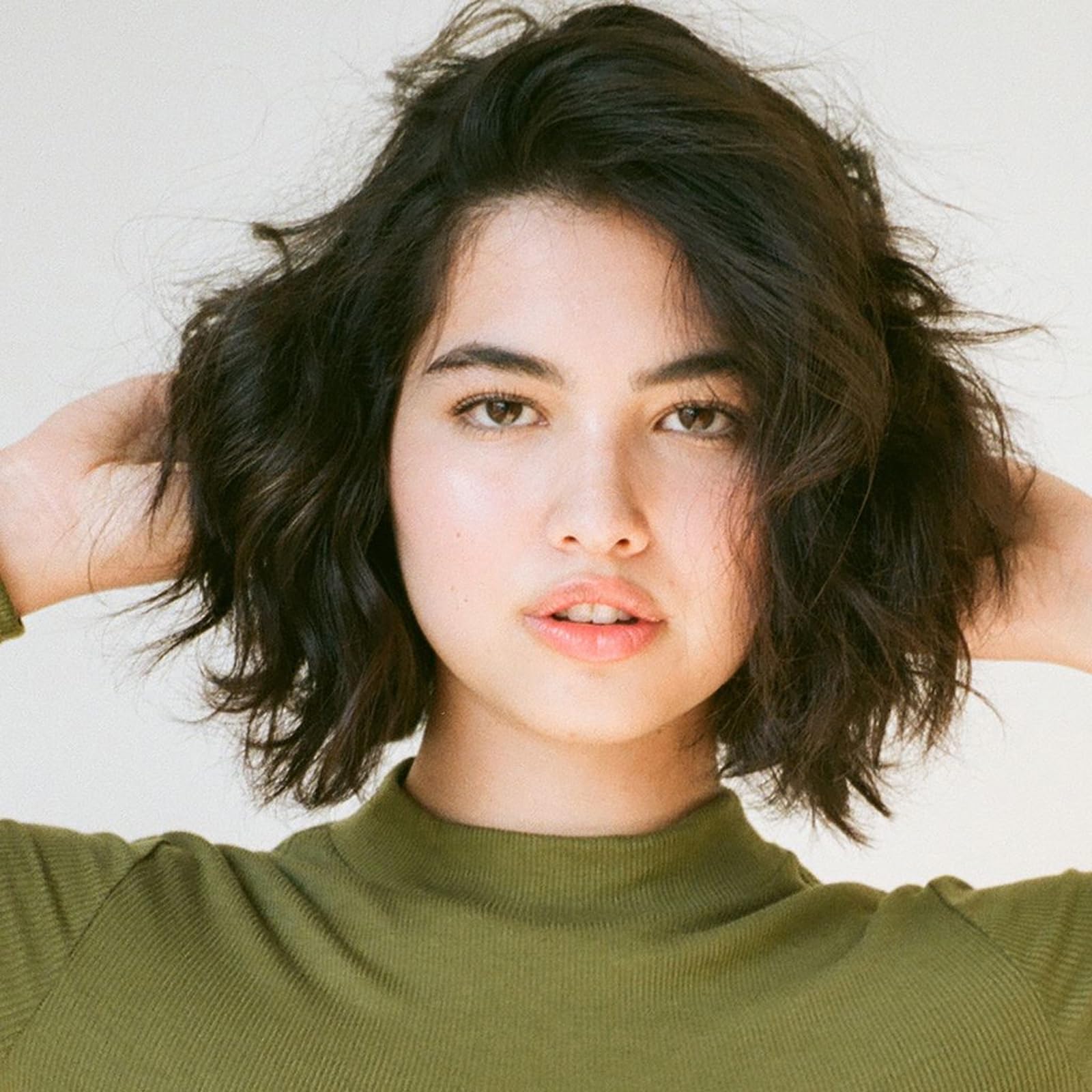 R+Co Dallas cheveux volumineux et brillants après utilisation.