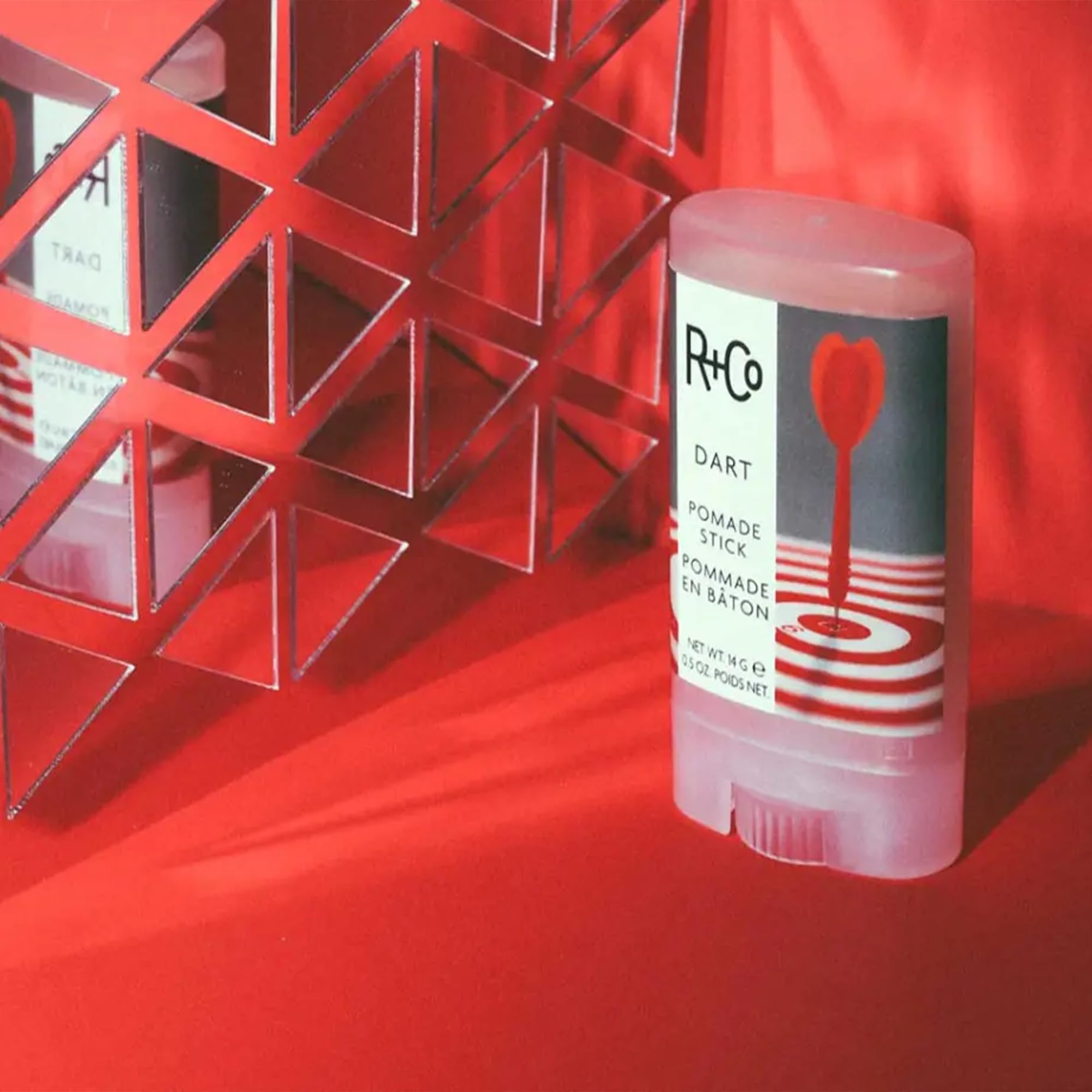 R+Co Dart Pomade Stick emballage végan et respectueux