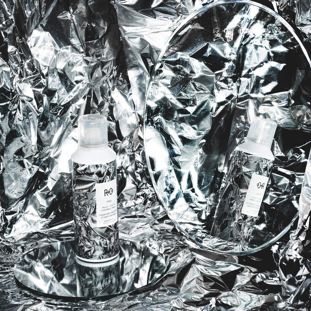 Vaporisateur du R+Co Foil Frizz + Static distribution légère et uniforme