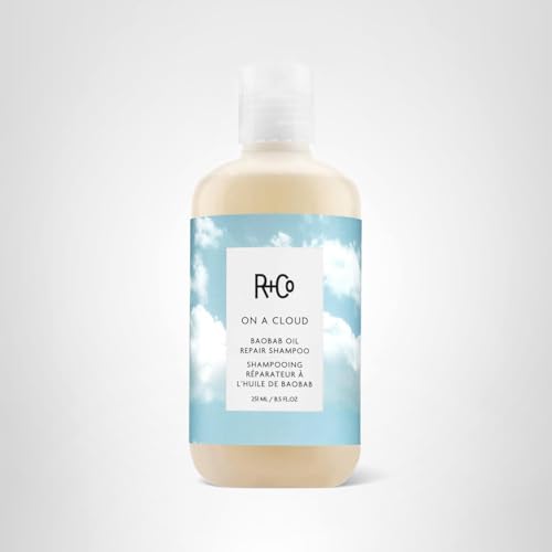 R+Co On A Cloud Baobab Repair Shampoo – cheveux humides, démêlage facilité et brillance.