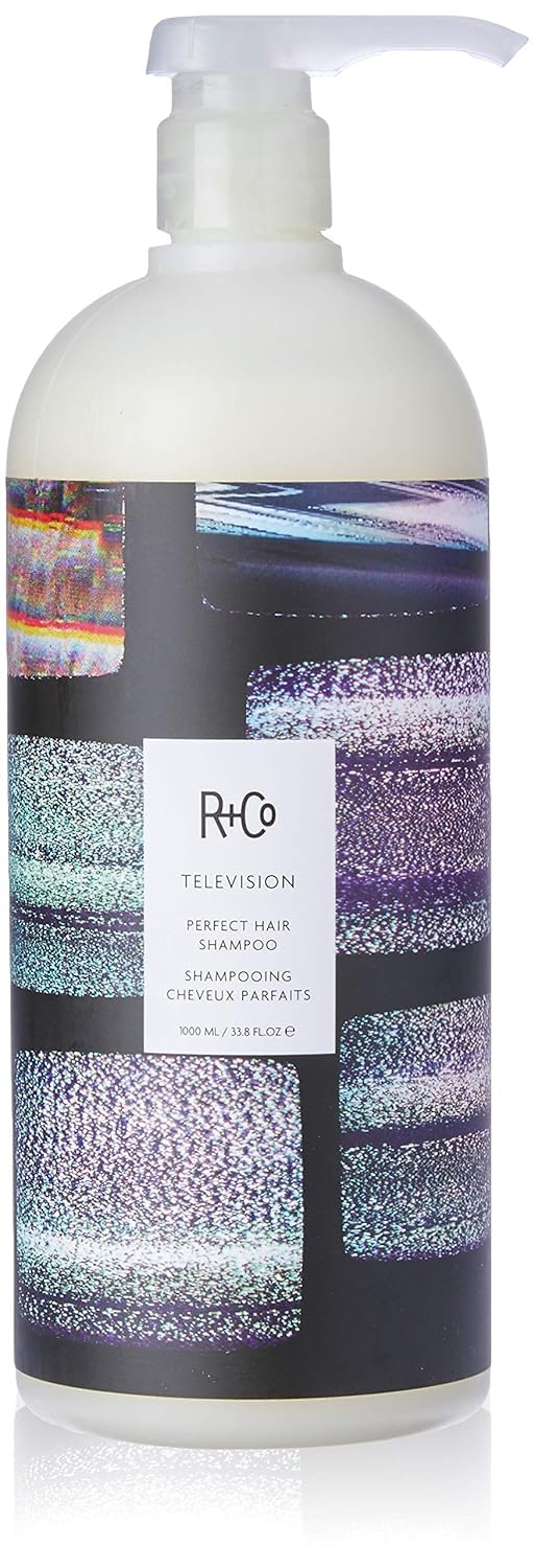 R+Co Shampooing Télévision Cheveux Parfaits – bouteille élégante promet brillance et corps.