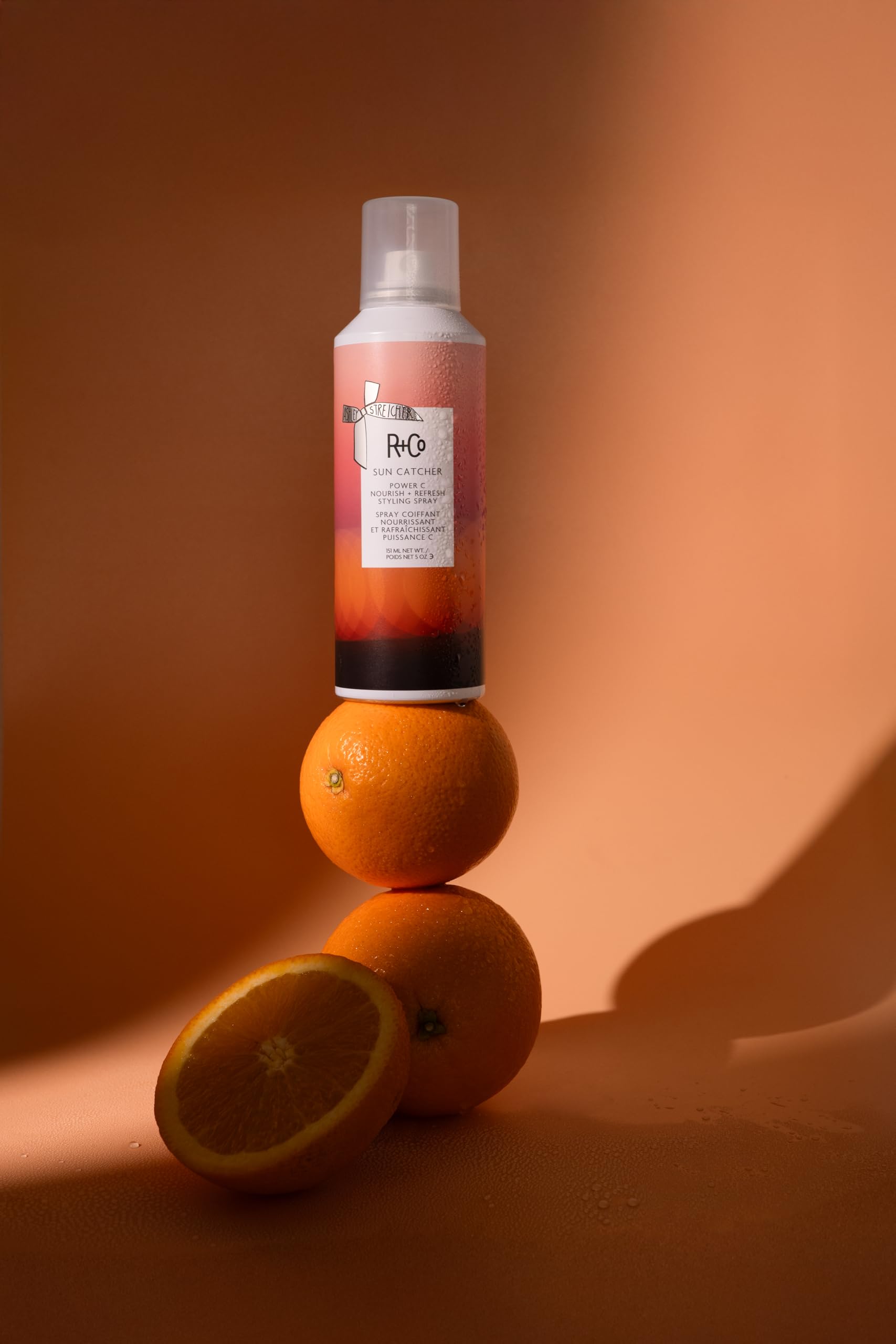 R+Co SUN CATCHER brume-application, facile à utiliser au quotidien.