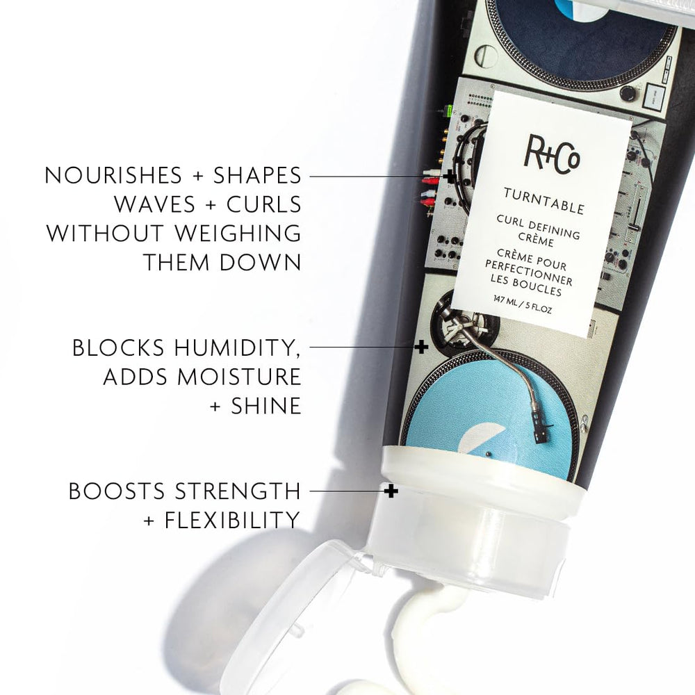 R+Co TURNTABLE bouteille 147 ml, format pratique pour la routine.