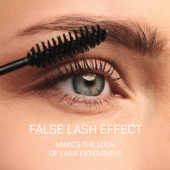 Teinte bleu minuit du Radiant Professional Lengthening pour un regard profond.