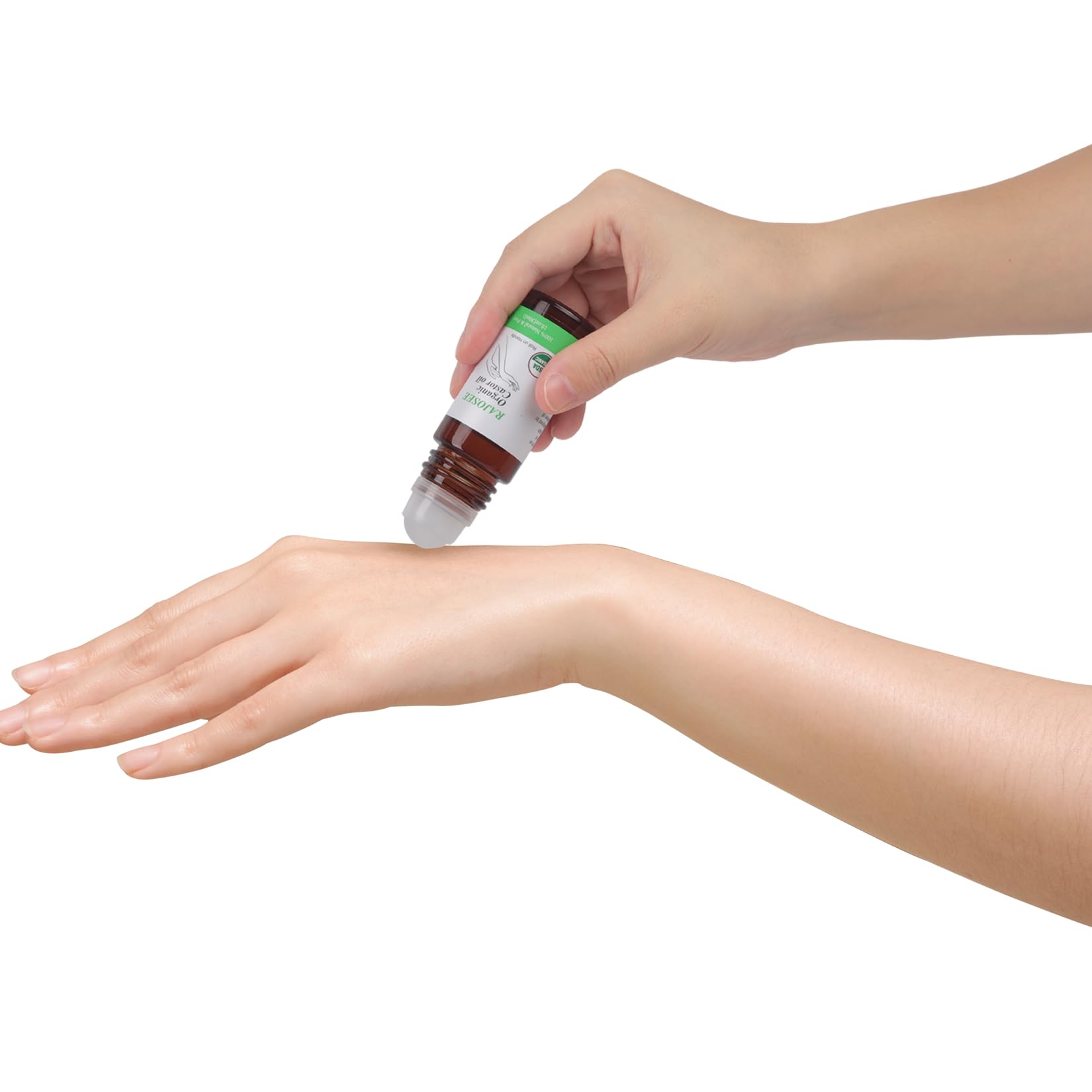 Application roll-on précise sur le cou, les bras et les poignets