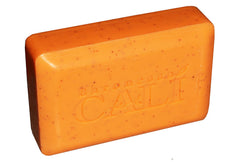 Baronessa Cali Tarocco exfoliation sicilienne pour une douceur renforcée.