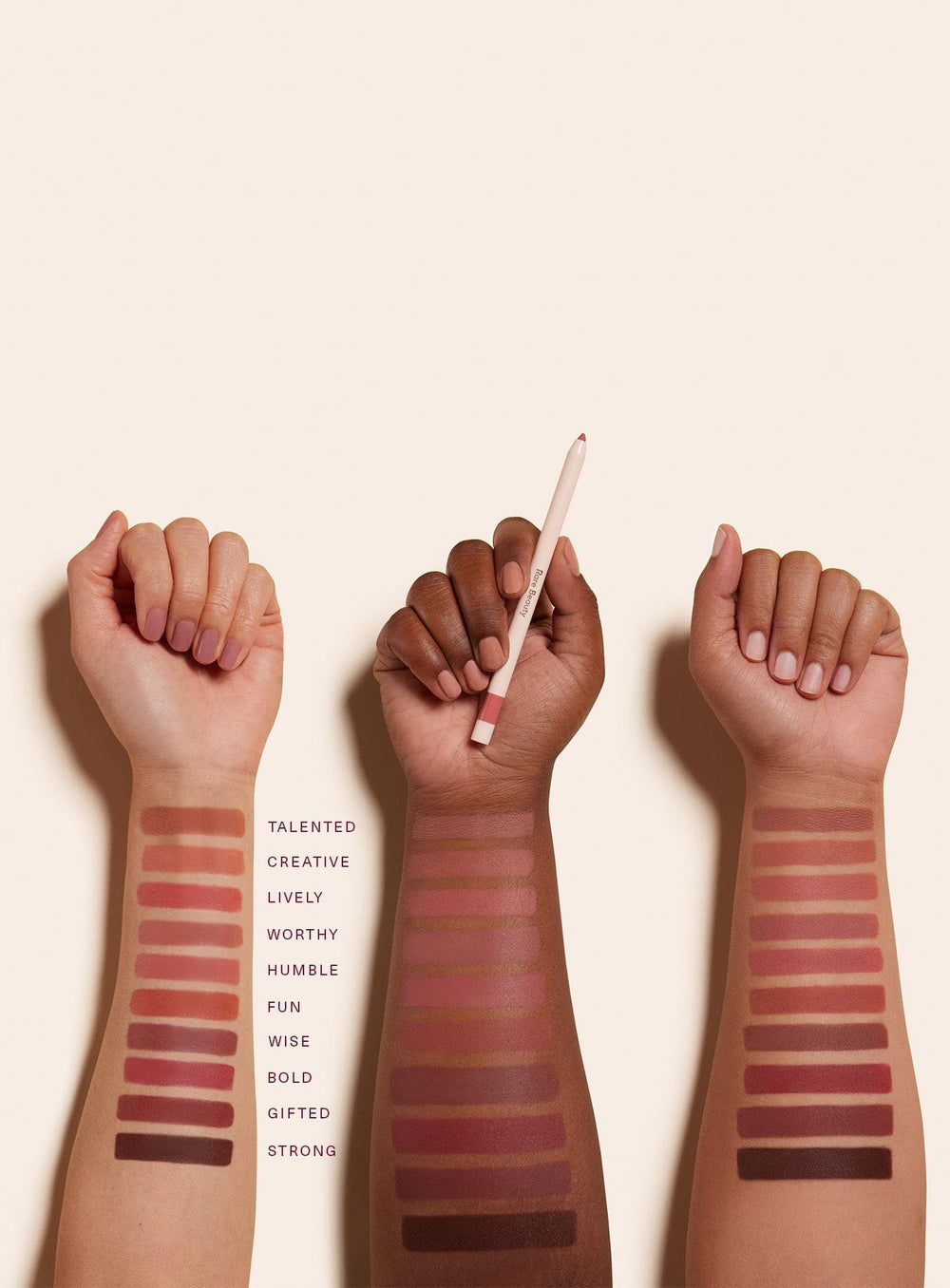 Rare Beauty Kind Words contour lèvres, compatible avec tous types de lèvres.
