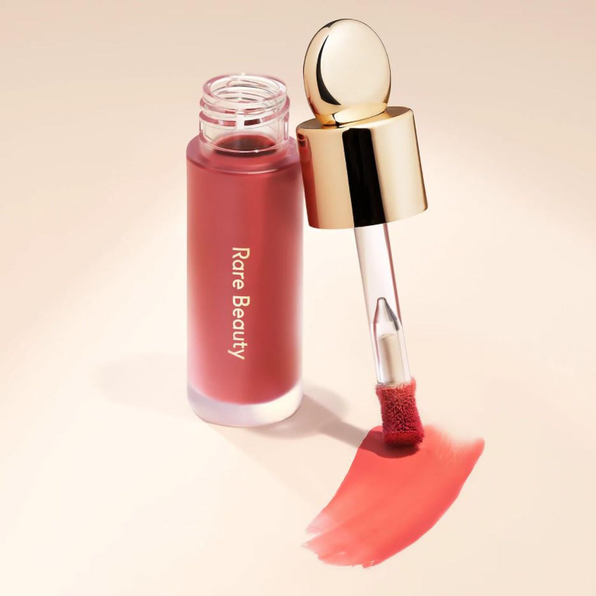 Rare Beauty Soft Pinch Encourage idéal pour retouches rapides et éclat naturel.