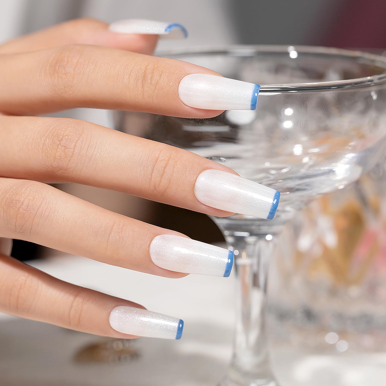 Éclat durable et brillant RARJSM pour vernis gel nude.