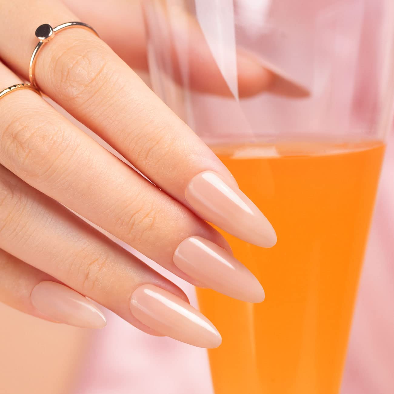 Teinte nude rose lait RARJSM pour une couleur douce et élégante.