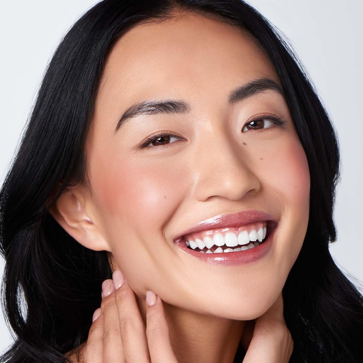 Ravie Beauty Endless Diffusion Blush, texture crème-poudre sans poussière.