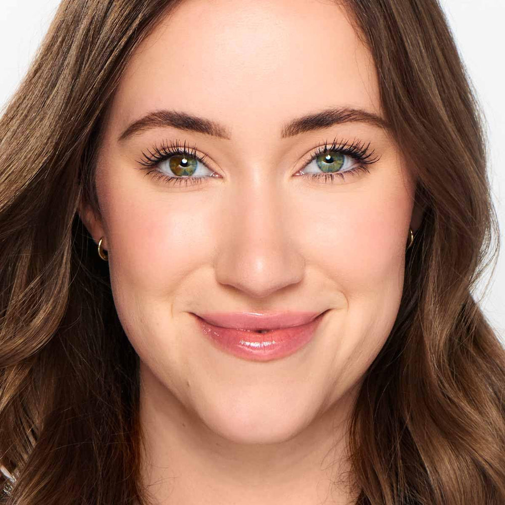 Ravie Beauty Lip Renewal Soie – soin hydratant quotidien prêt à emporter.