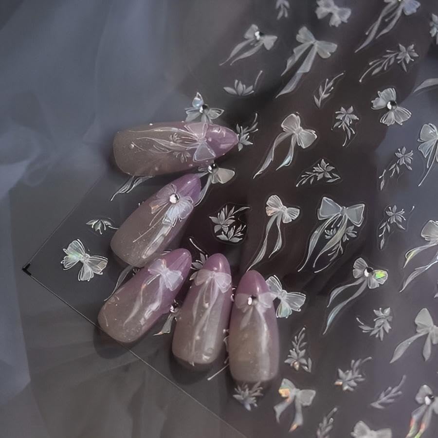 Rchovsam dorés fleurs; rendu elegant sur tous les ongles.